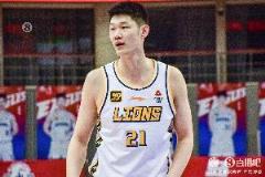 媒體人分析：北京隊籃板球需加強，胡金秋4記中距離關鍵取勝