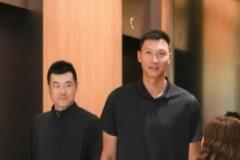 易建聯與王仕鵬同框亮相 退役后阿聯身形變化引關注