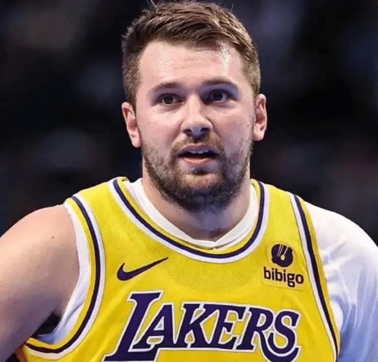 魔術師：詹姆斯已為湖人奪冠鋪路，期待東契奇同樣成功