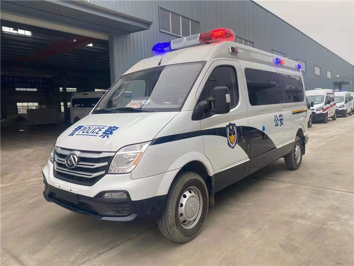 囚車